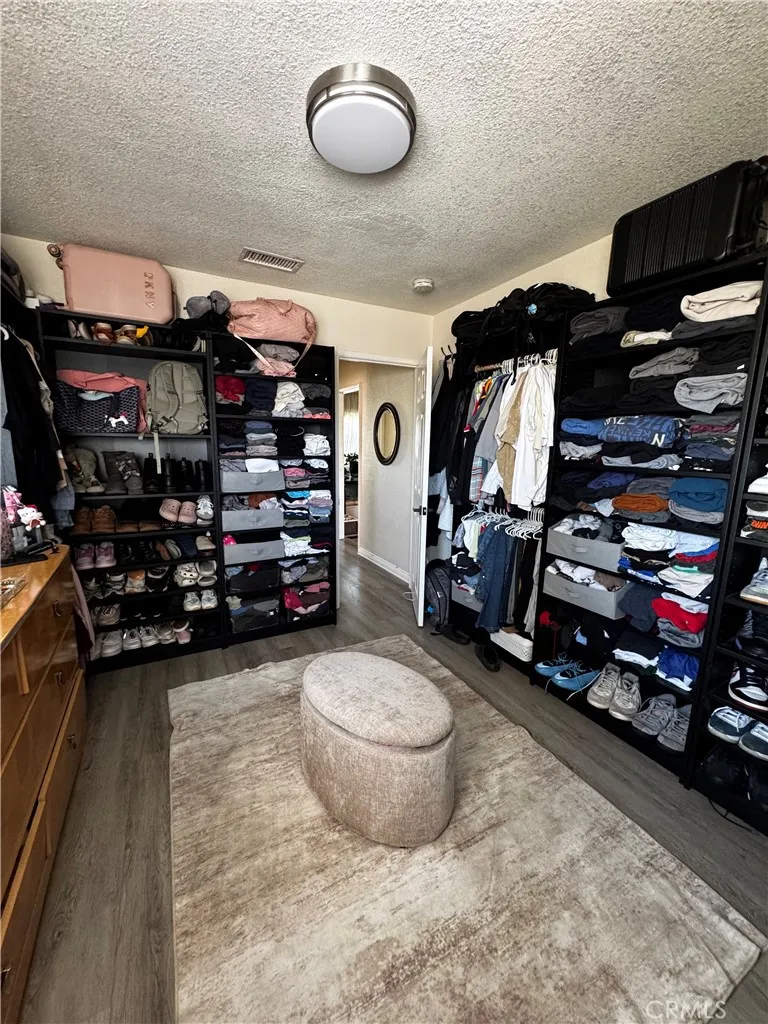 977 W Hays Banning, CA 92220