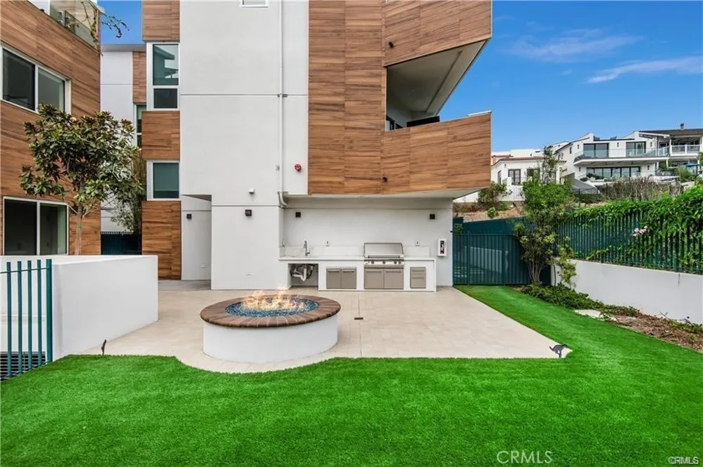 3920 E Coast Highway Corona del Mar, CA 92625