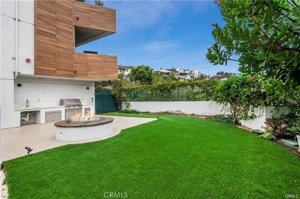3920 E Coast Highway Corona del Mar, CA 92625