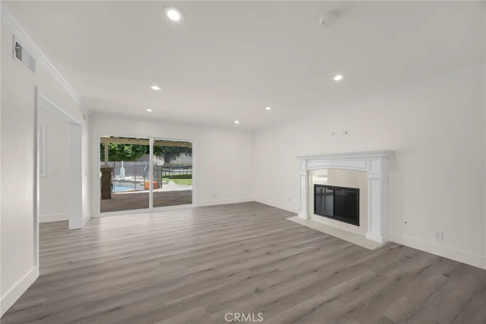 1025 Woodcrest Brea, CA 92821