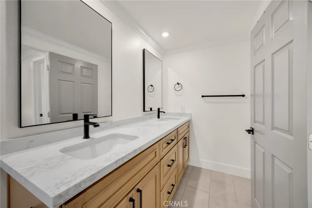 1025 Woodcrest Brea, CA 92821