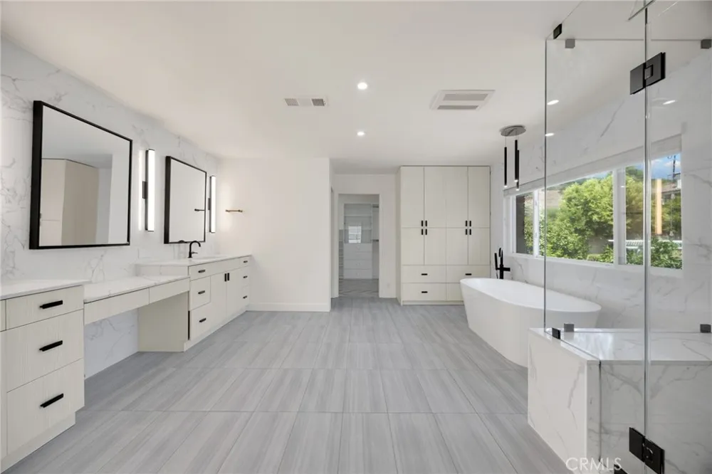 1025 Woodcrest Brea, CA 92821