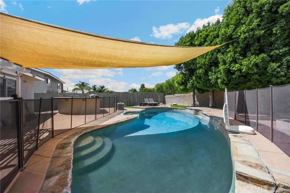 1025 Woodcrest Brea, CA 92821