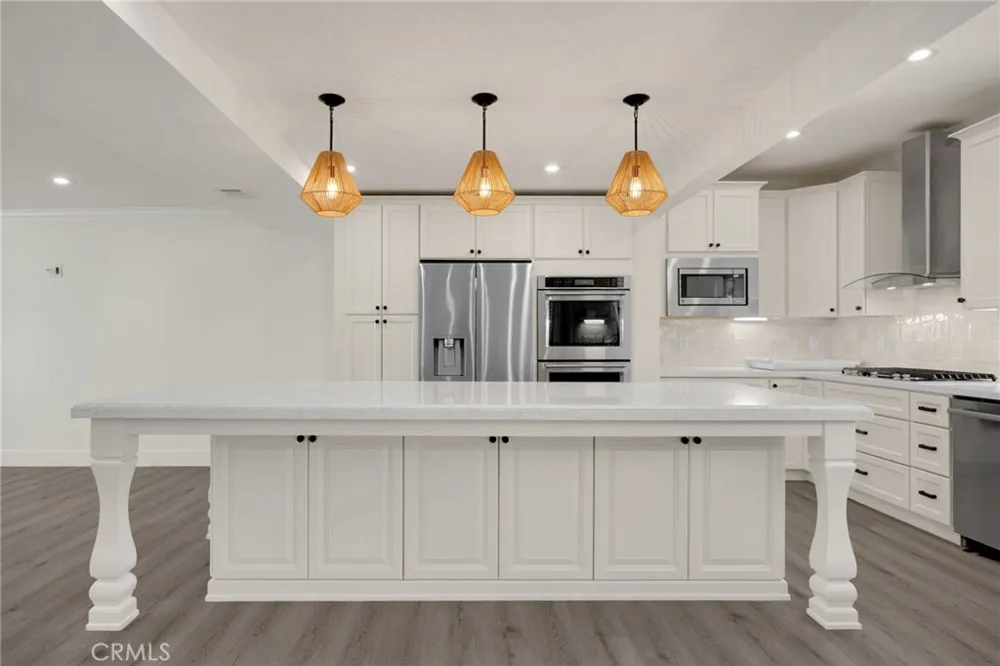 1025 Woodcrest Brea, CA 92821
