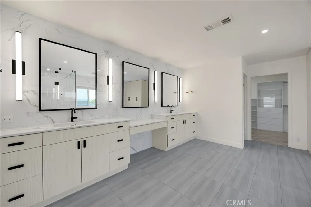 1025 Woodcrest Brea, CA 92821