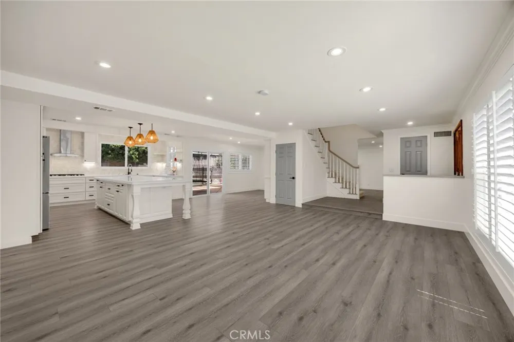 1025 Woodcrest Brea, CA 92821