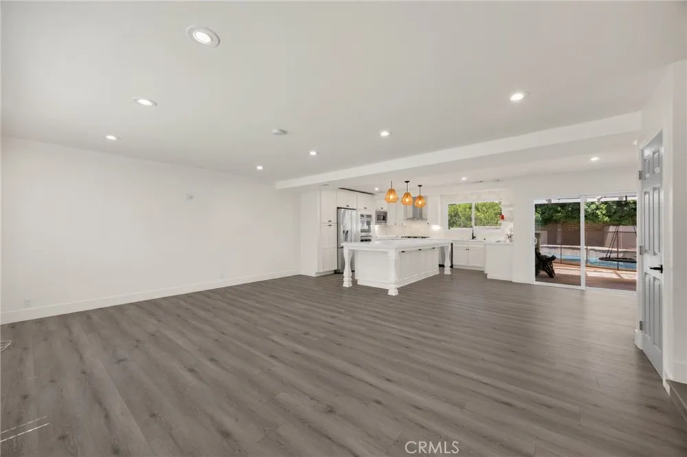 1025 Woodcrest Brea, CA 92821