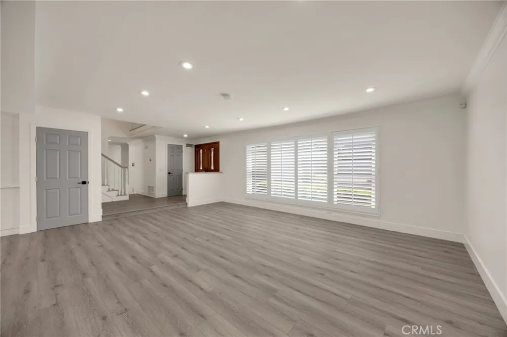 1025 Woodcrest Brea, CA 92821