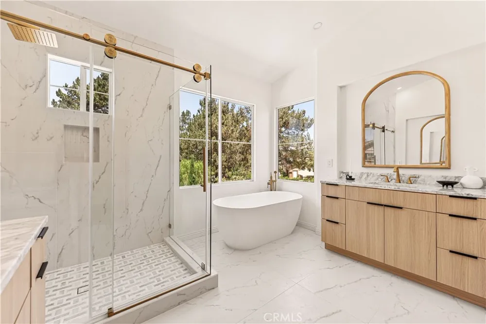 37 Festivo Irvine, CA 92606