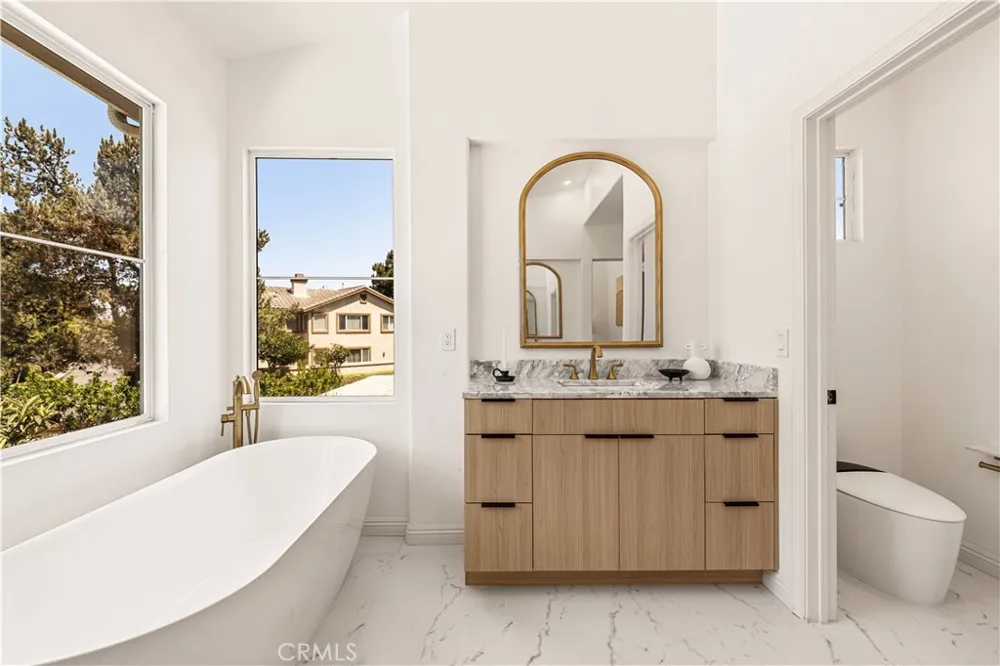37 Festivo Irvine, CA 92606