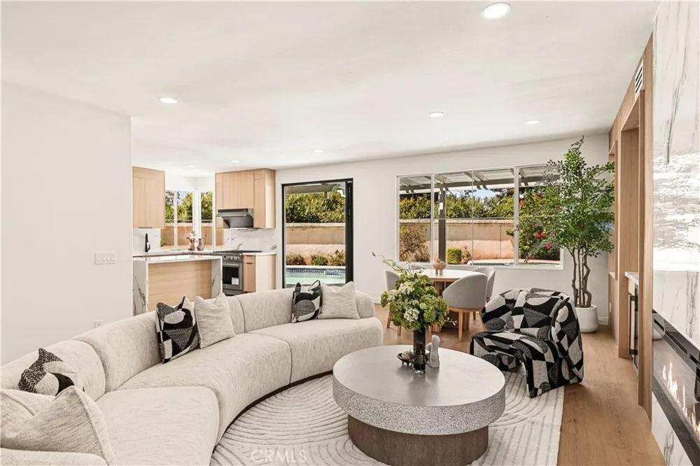 37 Festivo Irvine, CA 92606