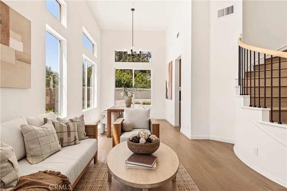 37 Festivo Irvine, CA 92606
