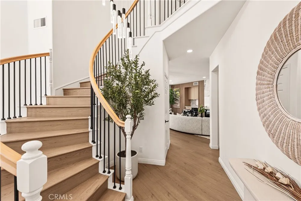 37 Festivo Irvine, CA 92606