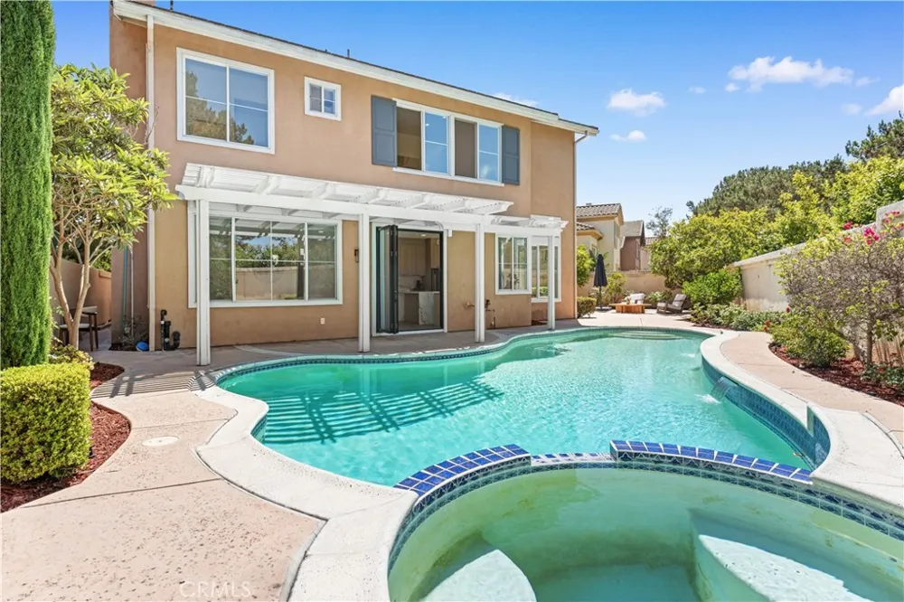 37 Festivo Irvine, CA 92606