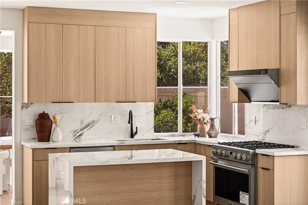 37 Festivo Irvine, CA 92606