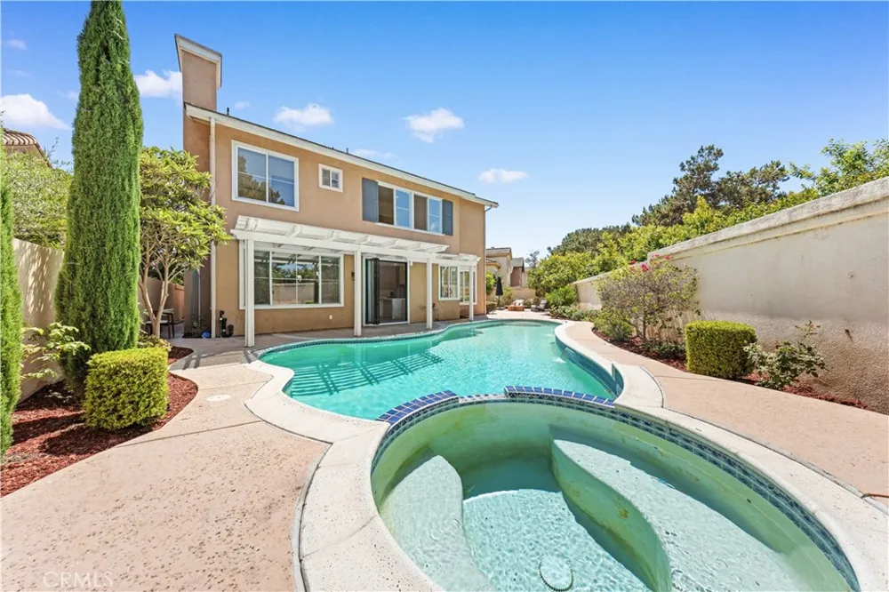 37 Festivo Irvine, CA 92606