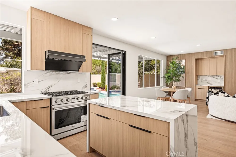 37 Festivo Irvine, CA 92606