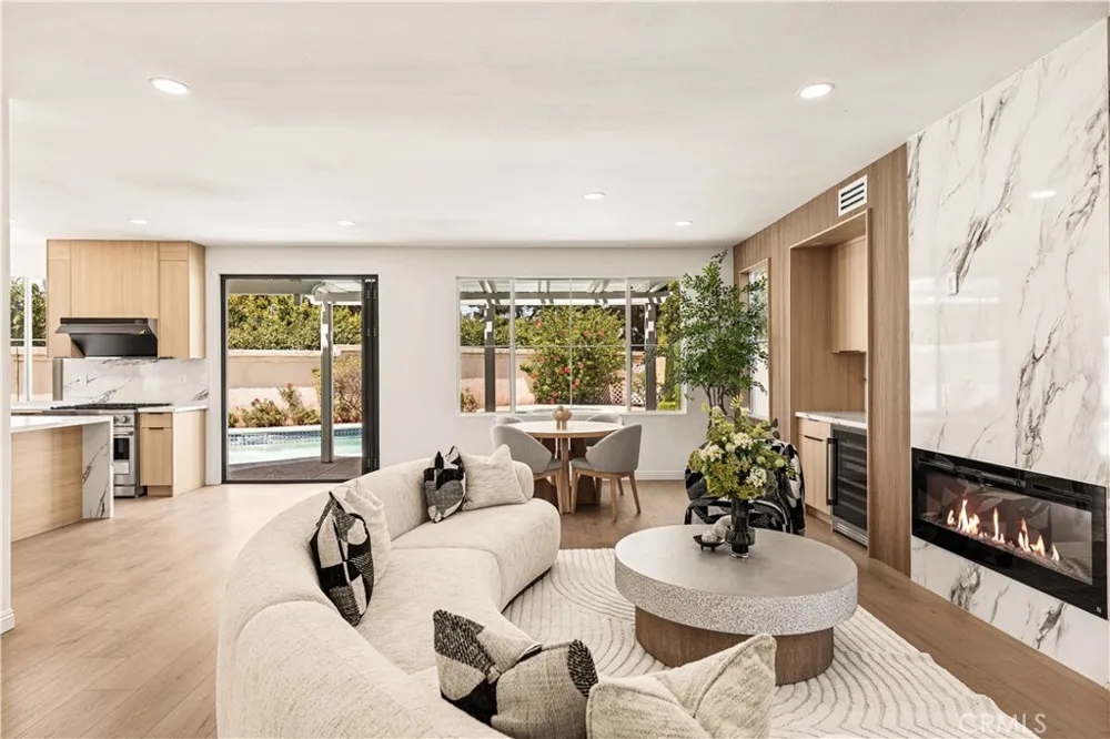 37 Festivo Irvine, CA 92606
