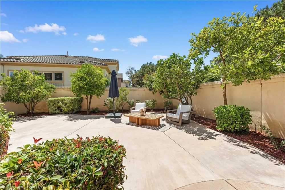 37 Festivo Irvine, CA 92606