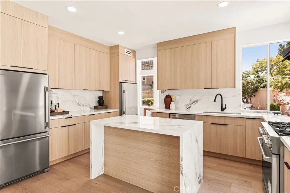 37 Festivo Irvine, CA 92606