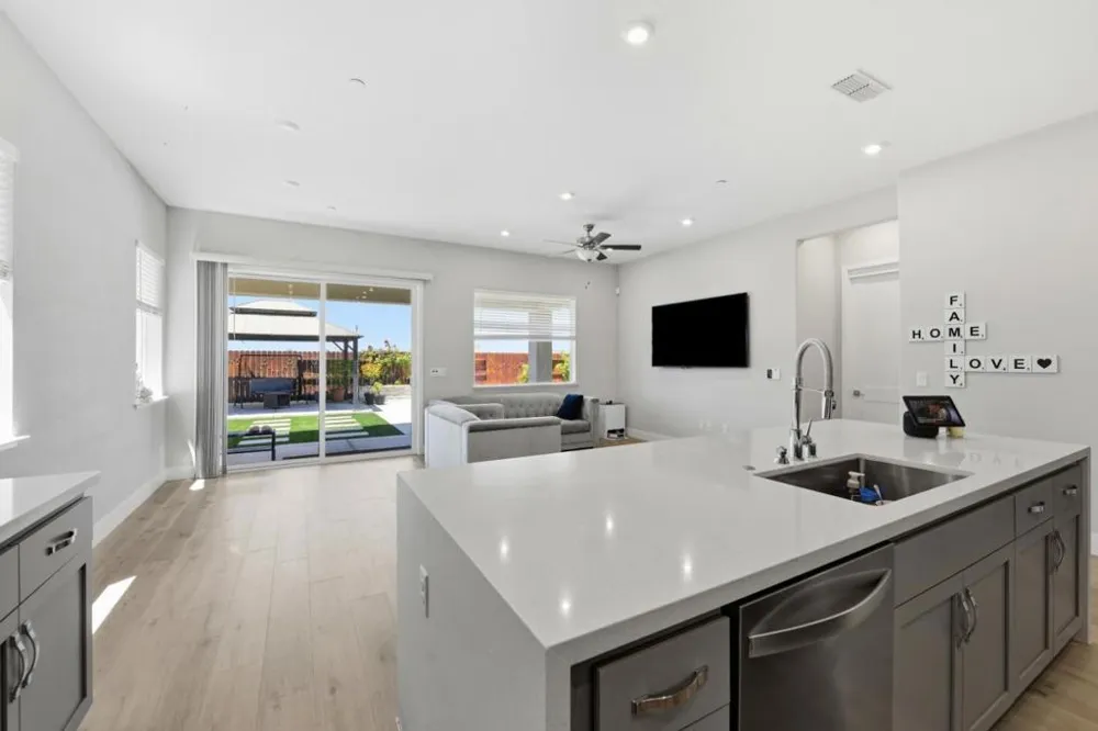 9060 Horvath Street Elk Grove, CA 95624