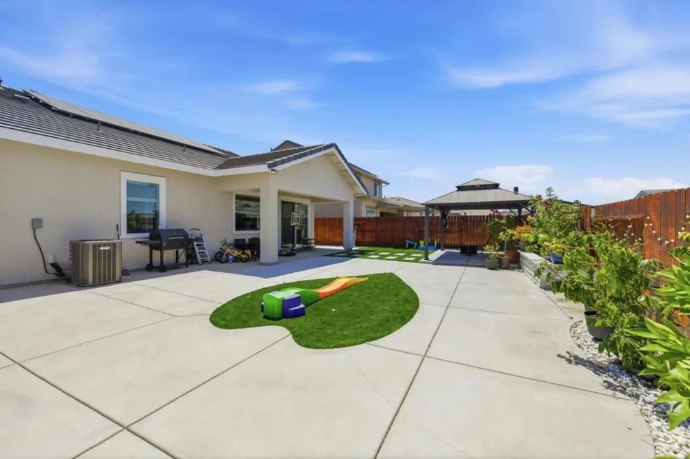 9060 Horvath Street Elk Grove, CA 95624
