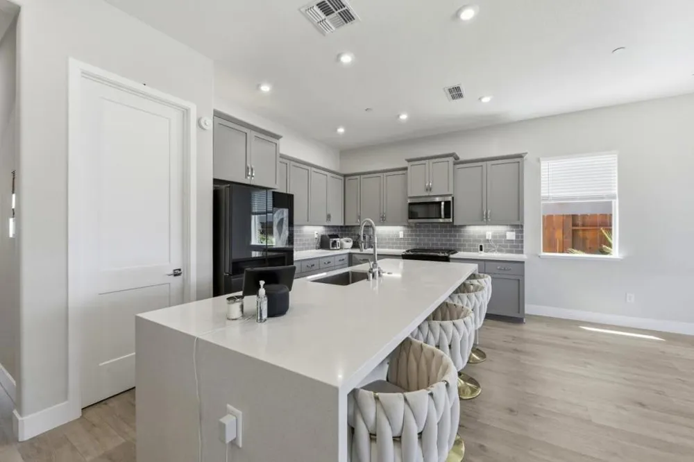 9060 Horvath Street Elk Grove, CA 95624
