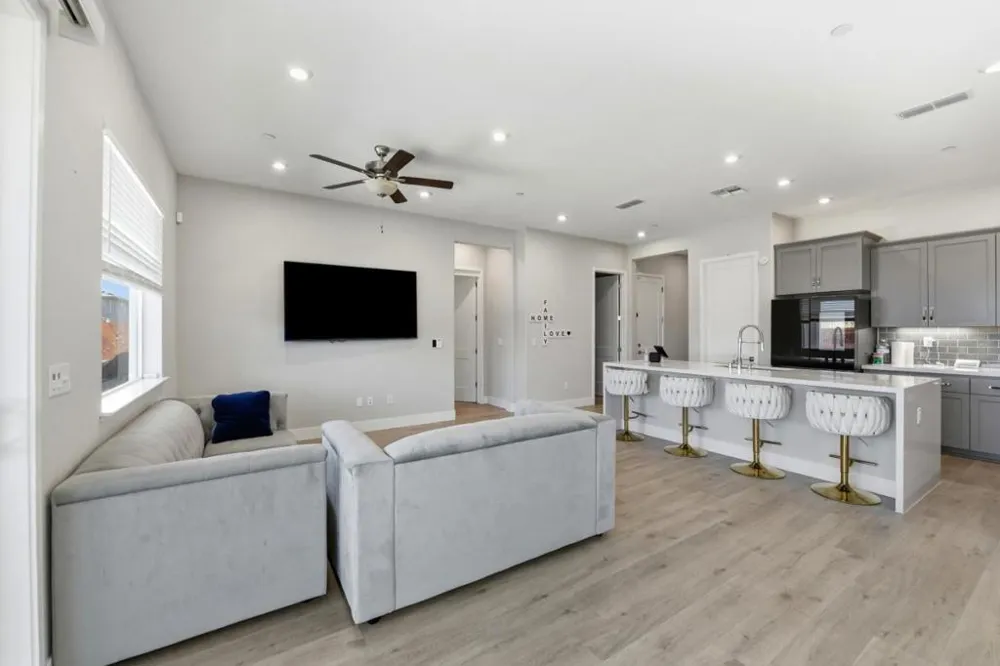 9060 Horvath Street Elk Grove, CA 95624