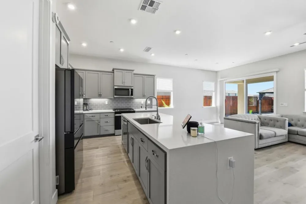 9060 Horvath Street Elk Grove, CA 95624