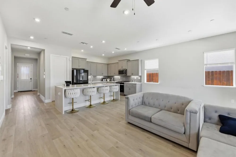 9060 Horvath Street Elk Grove, CA 95624