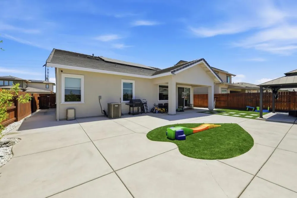 9060 Horvath Street Elk Grove, CA 95624