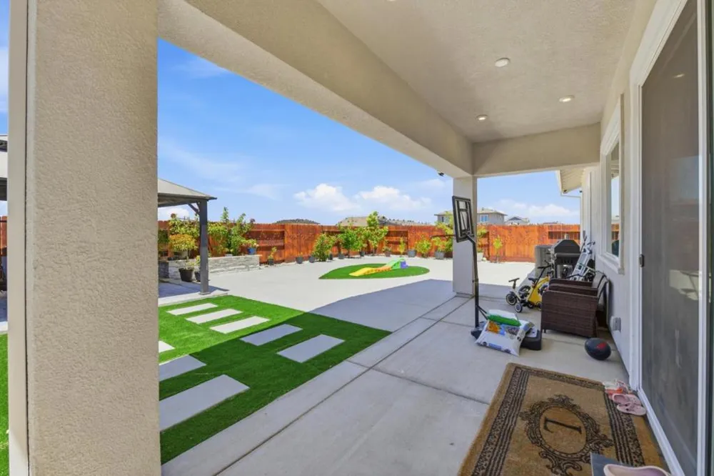 9060 Horvath Street Elk Grove, CA 95624