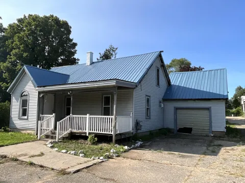 2031 10 Mile Road NE
