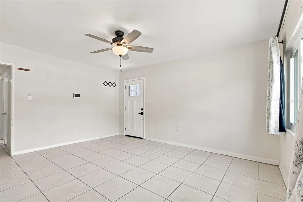 2002 E HAMILTON AVENUE Tampa, FL 33610