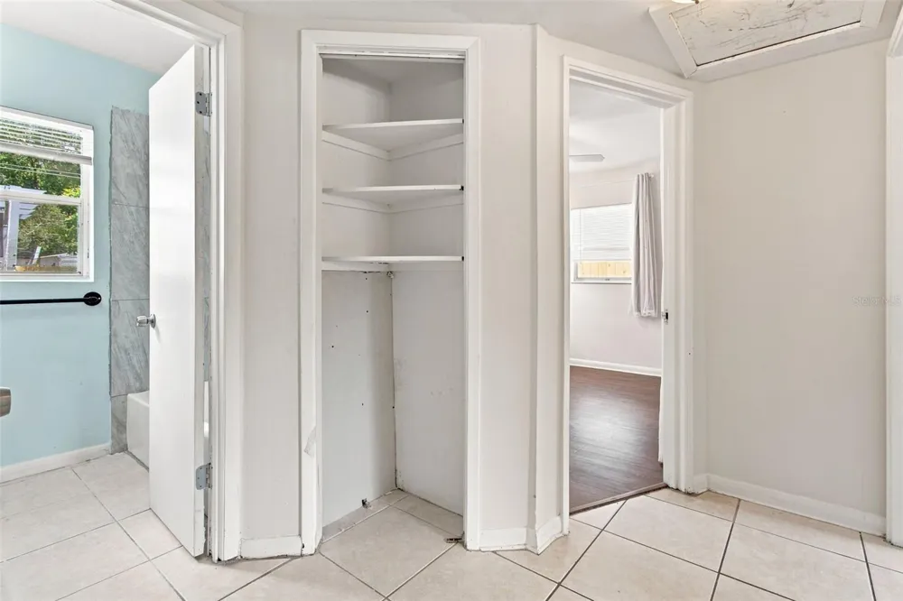 2002 E HAMILTON AVENUE Tampa, FL 33610