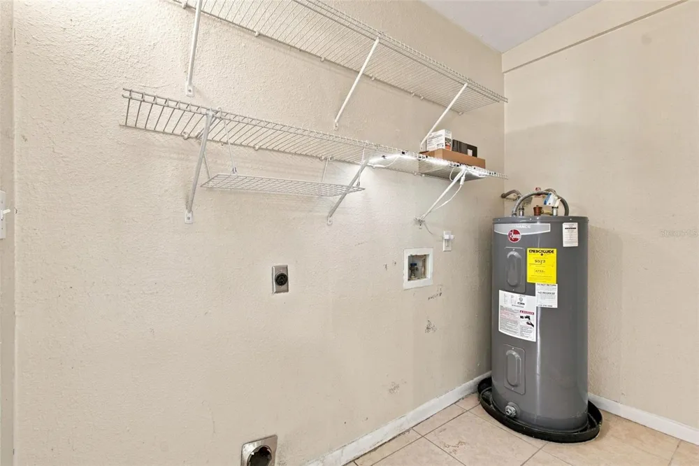 2002 E HAMILTON AVENUE Tampa, FL 33610