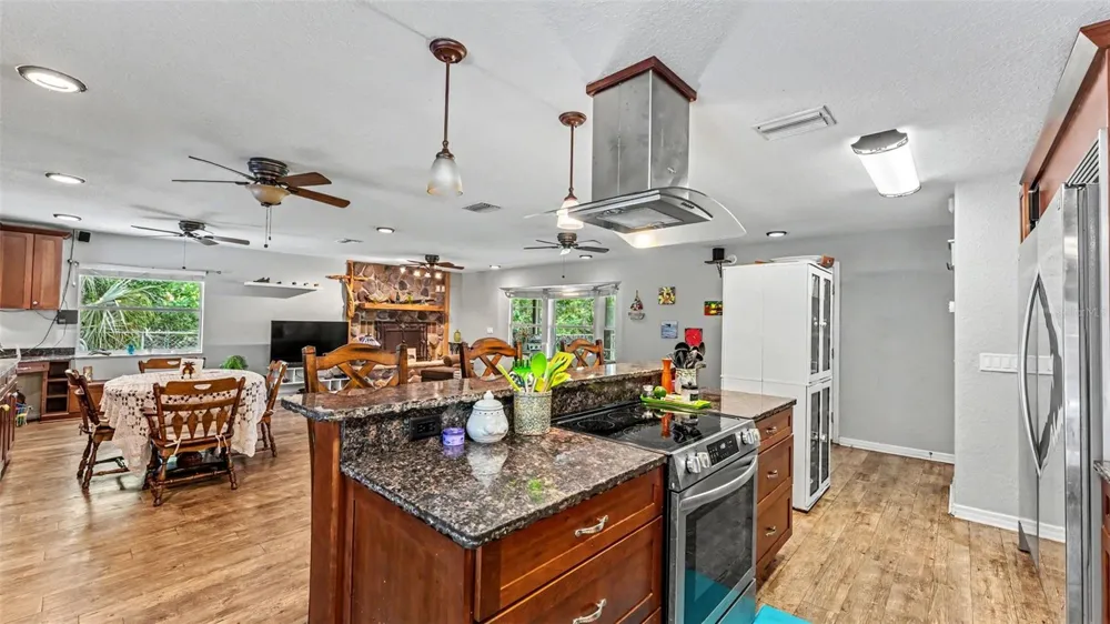 1002 W LAKE MARION ROAD Haines City, FL 33844