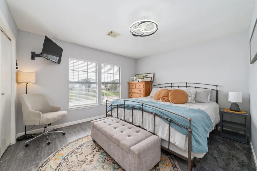 610 Seashell Drive Freeport, TX 77541