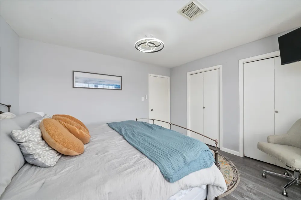 610 Seashell Drive Freeport, TX 77541