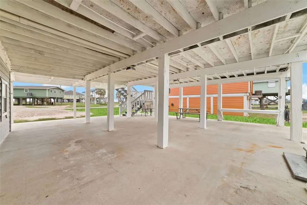 610 Seashell Drive Freeport, TX 77541