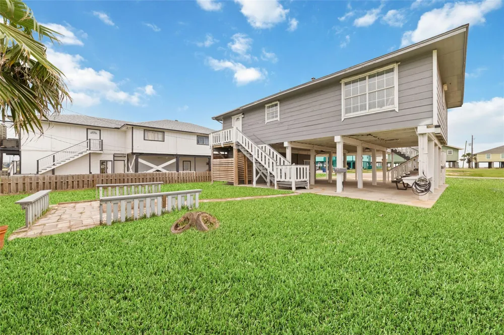 610 Seashell Drive Freeport, TX 77541