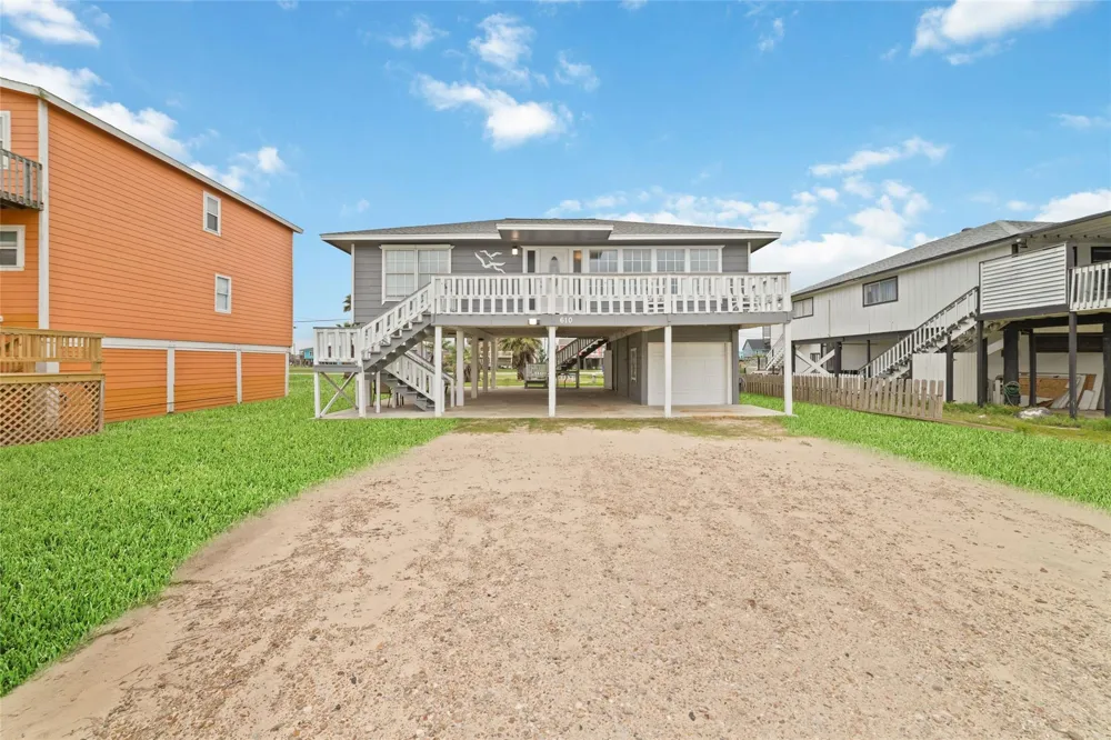 610 Seashell Drive Freeport, TX 77541