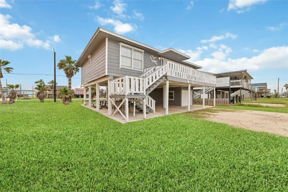 610 Seashell Drive Freeport, TX 77541
