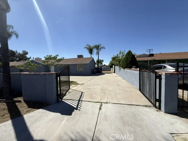 2211 W 3rd San Bernardino, CA 92407