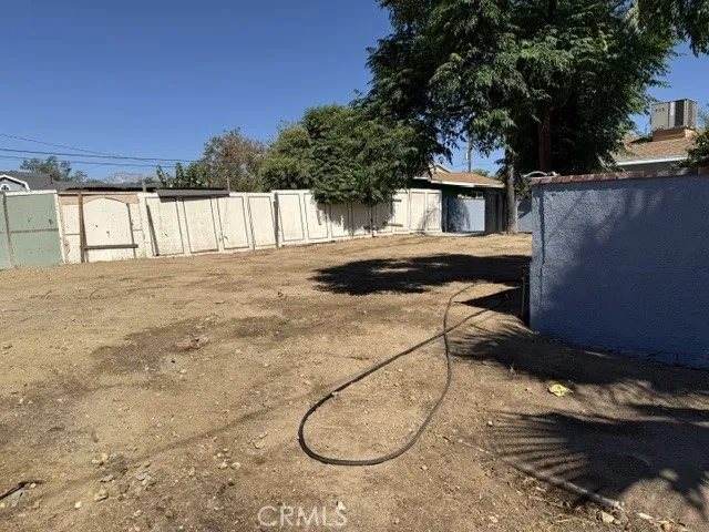 2211 W 3rd San Bernardino, CA 92407
