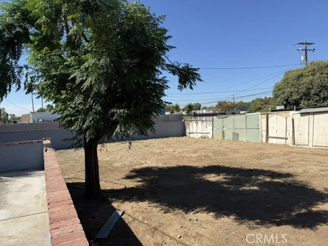 2211 W 3rd San Bernardino, CA 92407