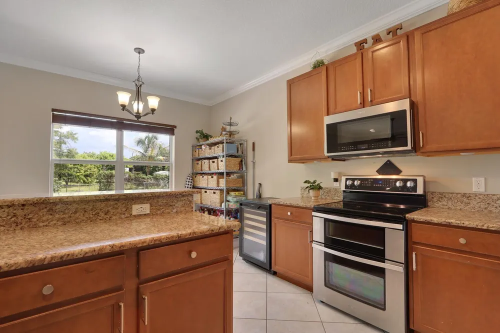 16605 64th Place Loxahatchee, FL 33470