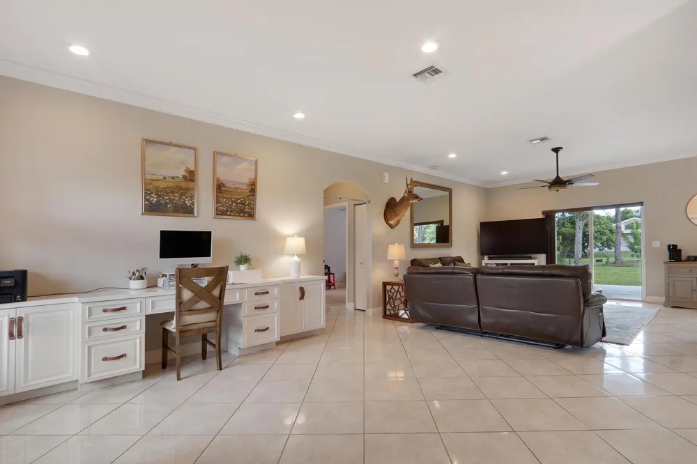 16605 64th Place Loxahatchee, FL 33470