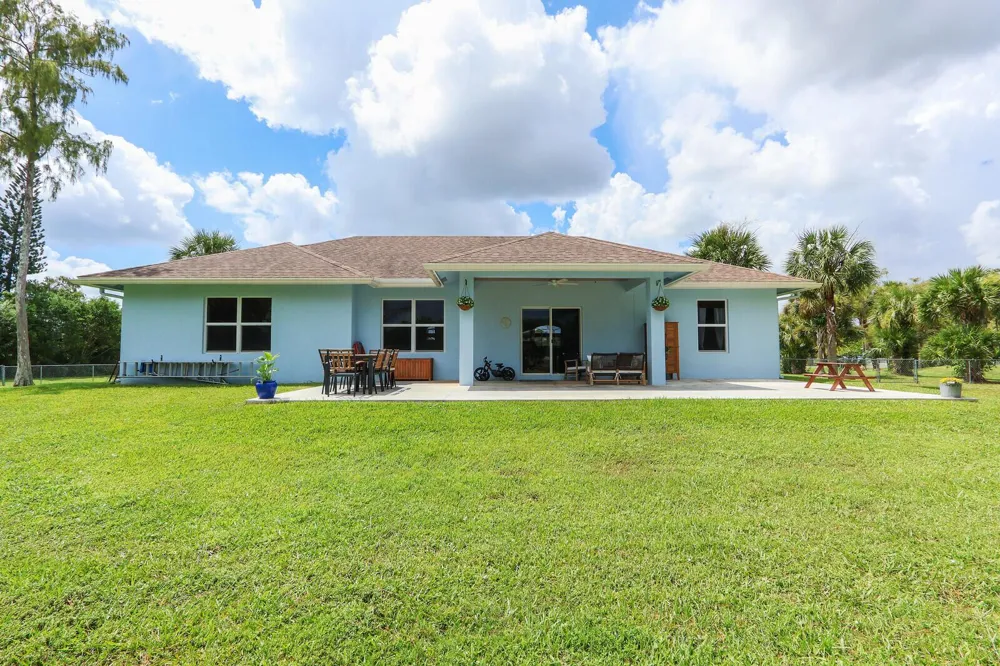 16605 64th Place Loxahatchee, FL 33470