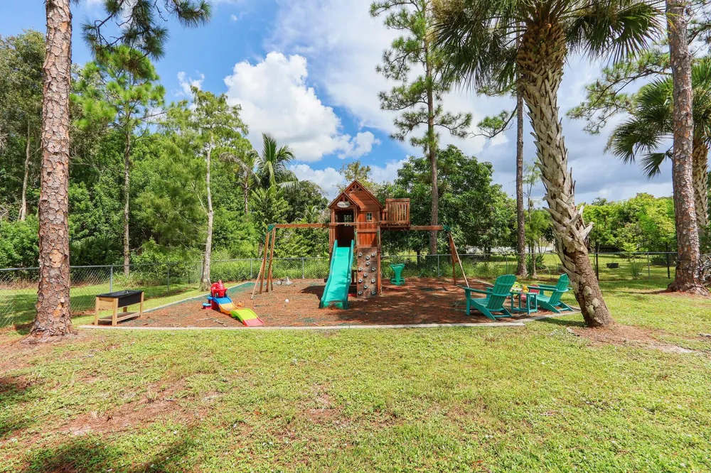 16605 64th Place Loxahatchee, FL 33470